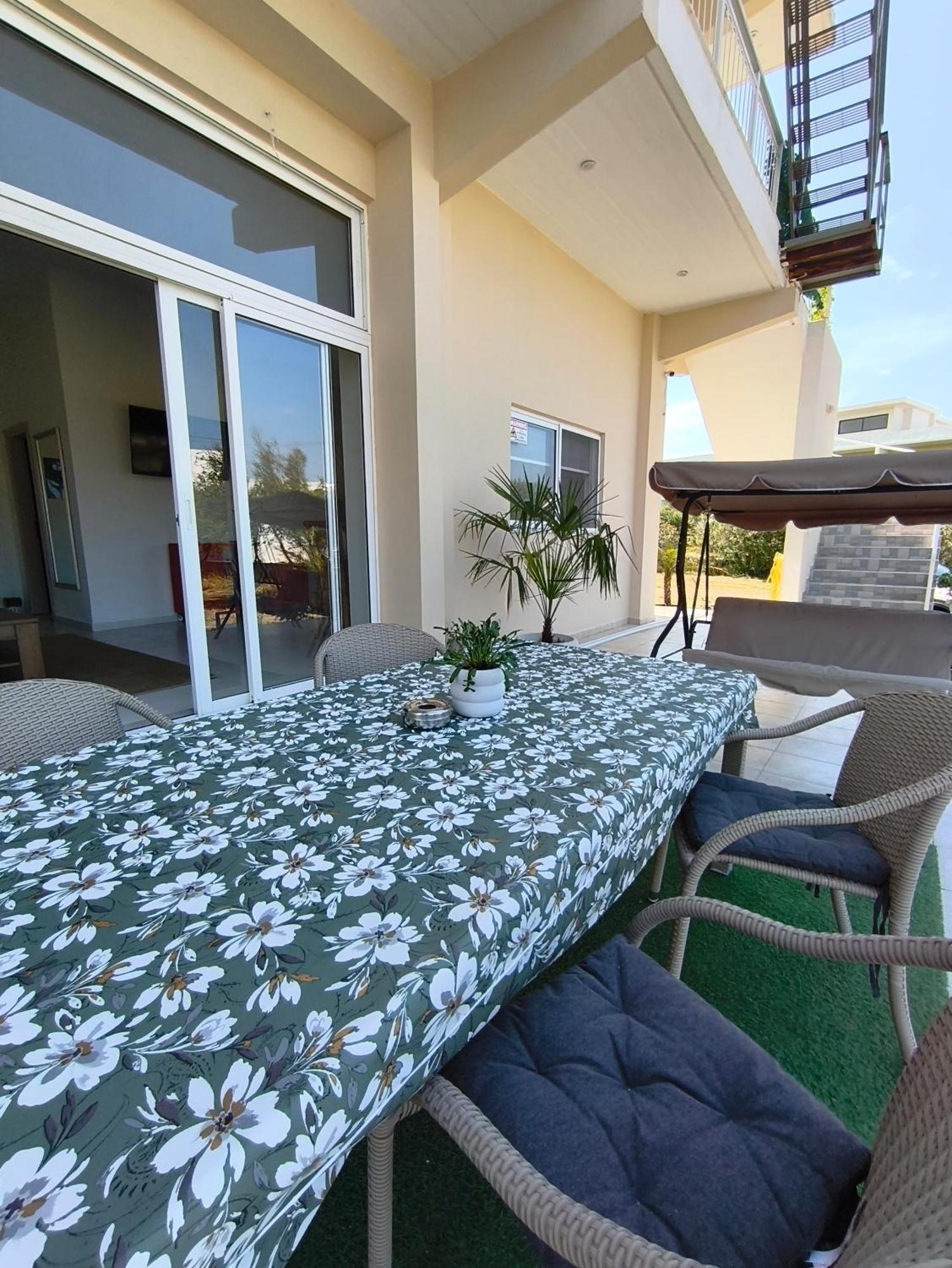 Spacious Beach House Theologos المظهر الخارجي الصورة